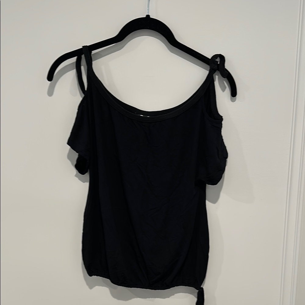Off the shoulder jersey D&G top.